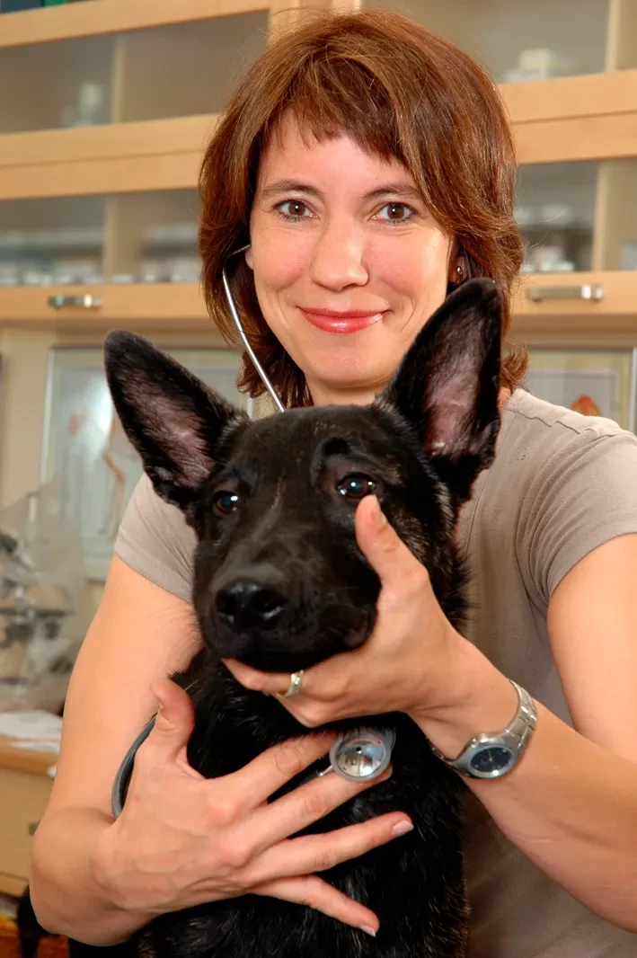 Dr. med. vet. Karen Eigenbrod Dr. med. vet. Karen Eigenbrod